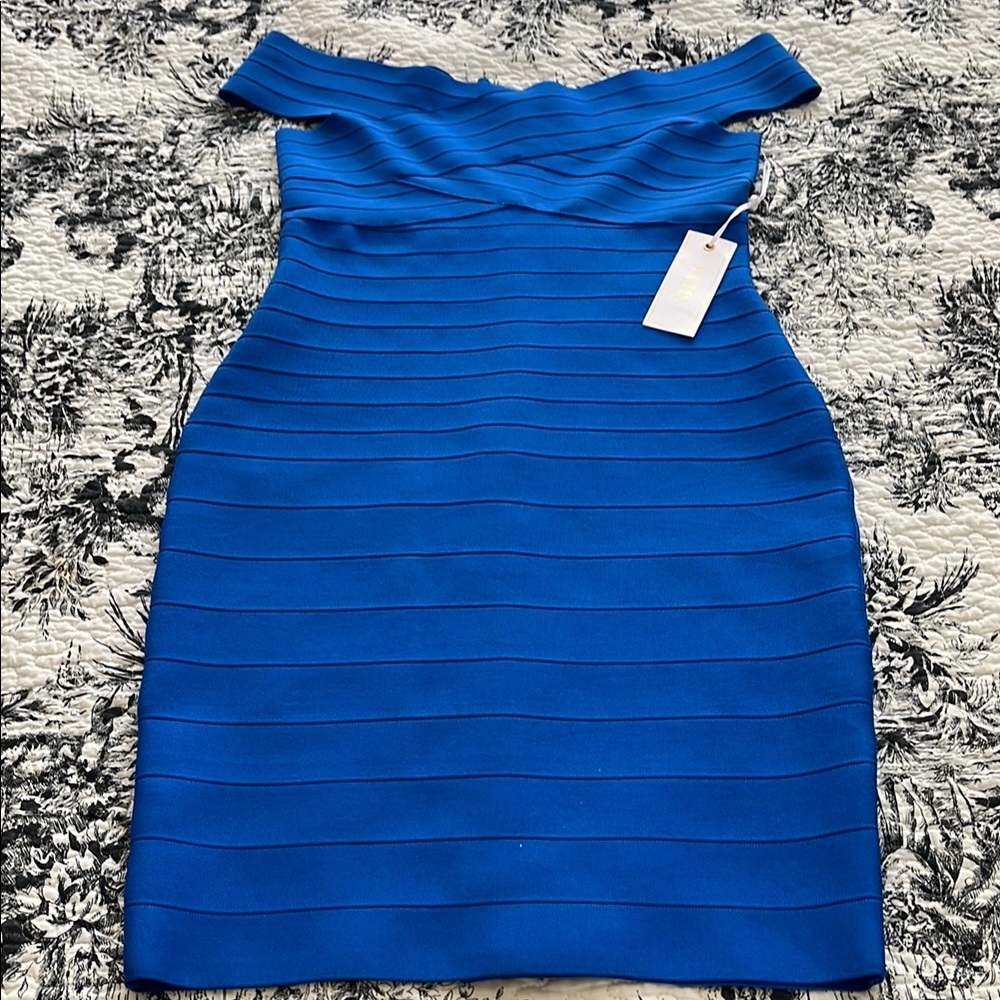 Sweetheart Neck Dress - Picture 2 of 9